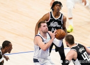 米兰,-谁能笑到最后：两队顶尖球员将在赛场上一决高下