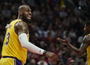 米兰体育app-詹姆斯44分独揽，湖人击败马刺