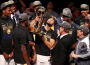 milan.com-关于勇士完胜公牛，库里砍下35分的信息