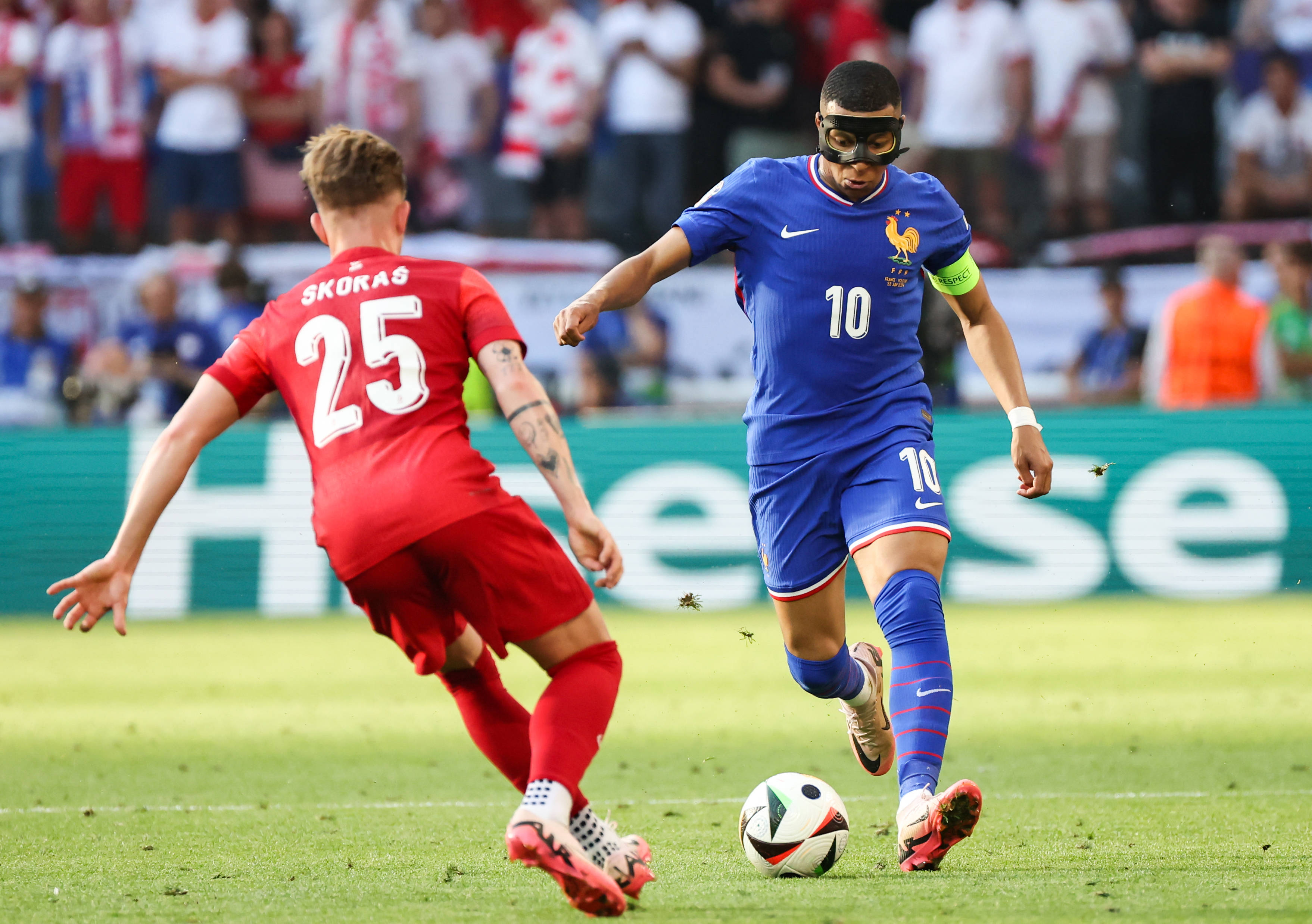 欧洲杯预选赛激战，波波维奇指挥下队伍取胜