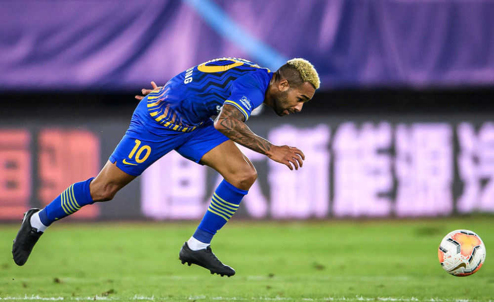 深圳佳兆业豪取联赛冠军，成为焦点！