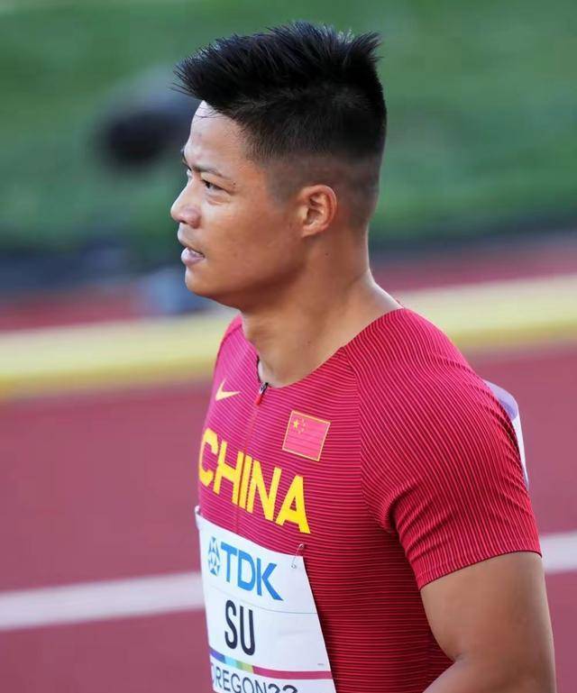 美洲田径赛场一幕惊心动魄，领奖台传佳音的简单介绍