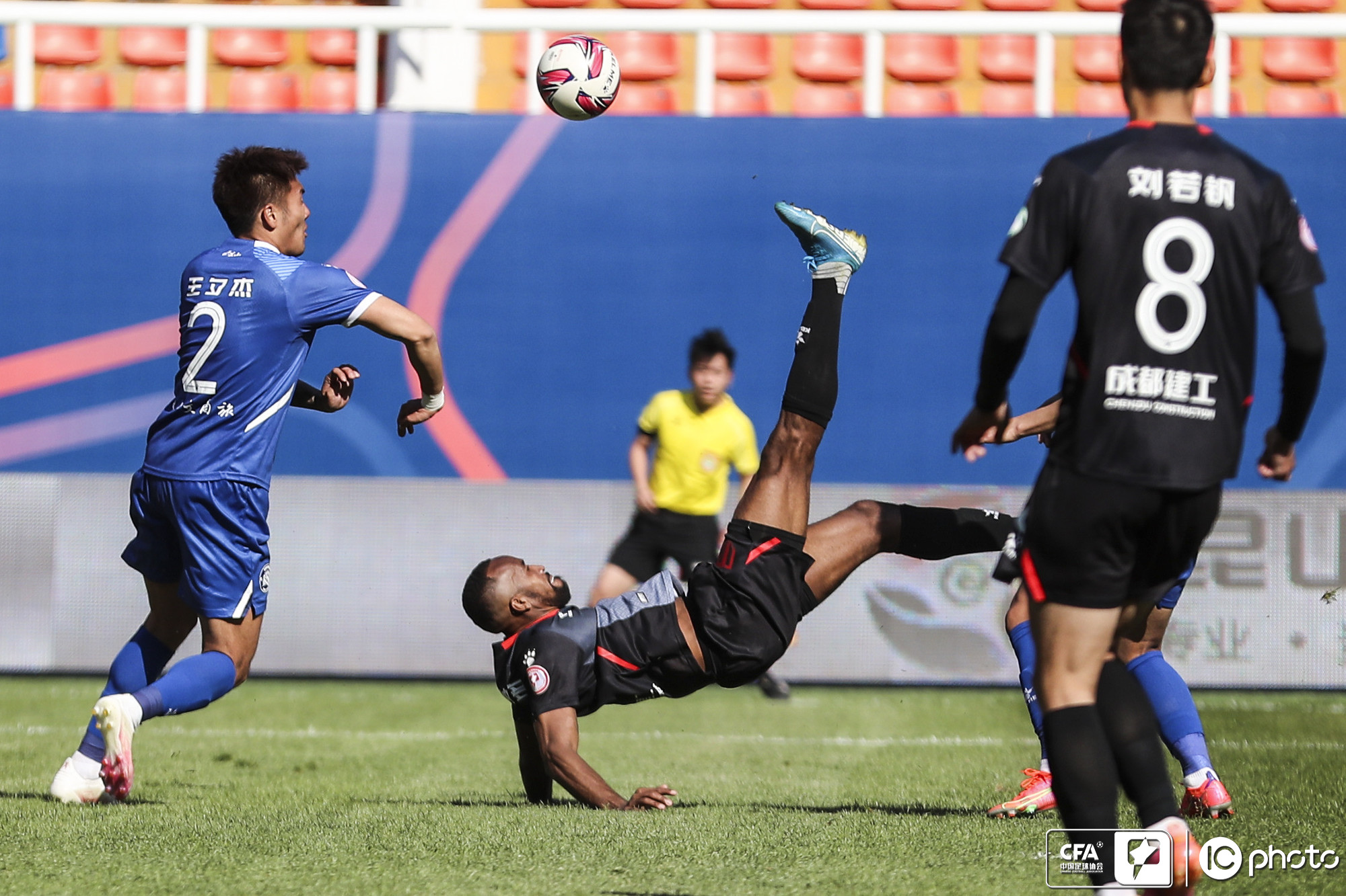 包含外线射手连续多场三分命中，火力全开的词条