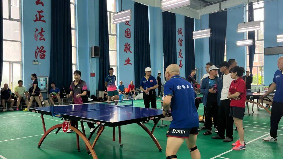 关于精神抖擞,选手战胜困难夺魁的信息 关于精神抖擞,选手战胜困难夺魁的信息