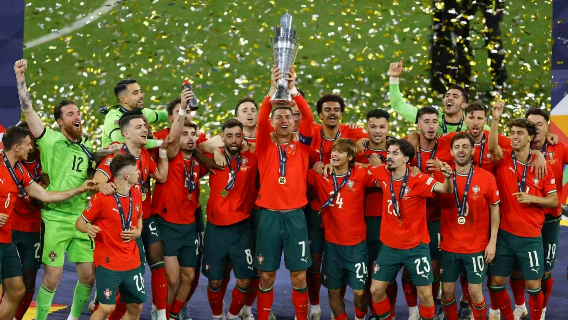 欧国联赛临近收官,球队竭力争取冠军荣耀 欧国联赛临近收官,球队竭力争取冠军荣耀