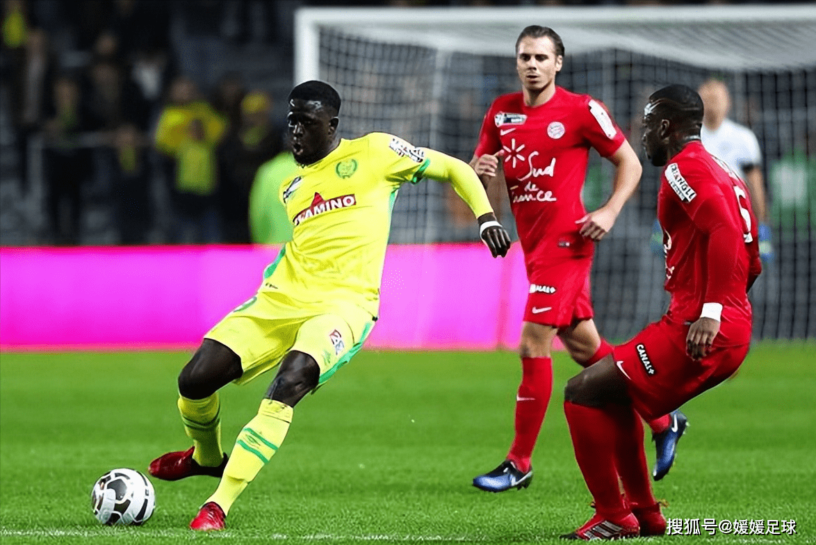 南特中场被传受邀加盟俱乐部,或将离队 南特中场被传受邀加盟俱乐部,或将离队