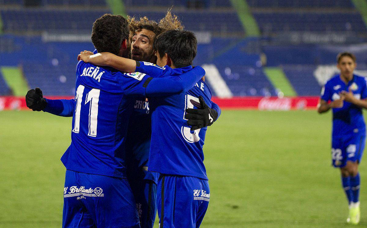 赫塔菲遭遇两连败,排名下滑 赫塔菲遭遇两连败,排名下滑