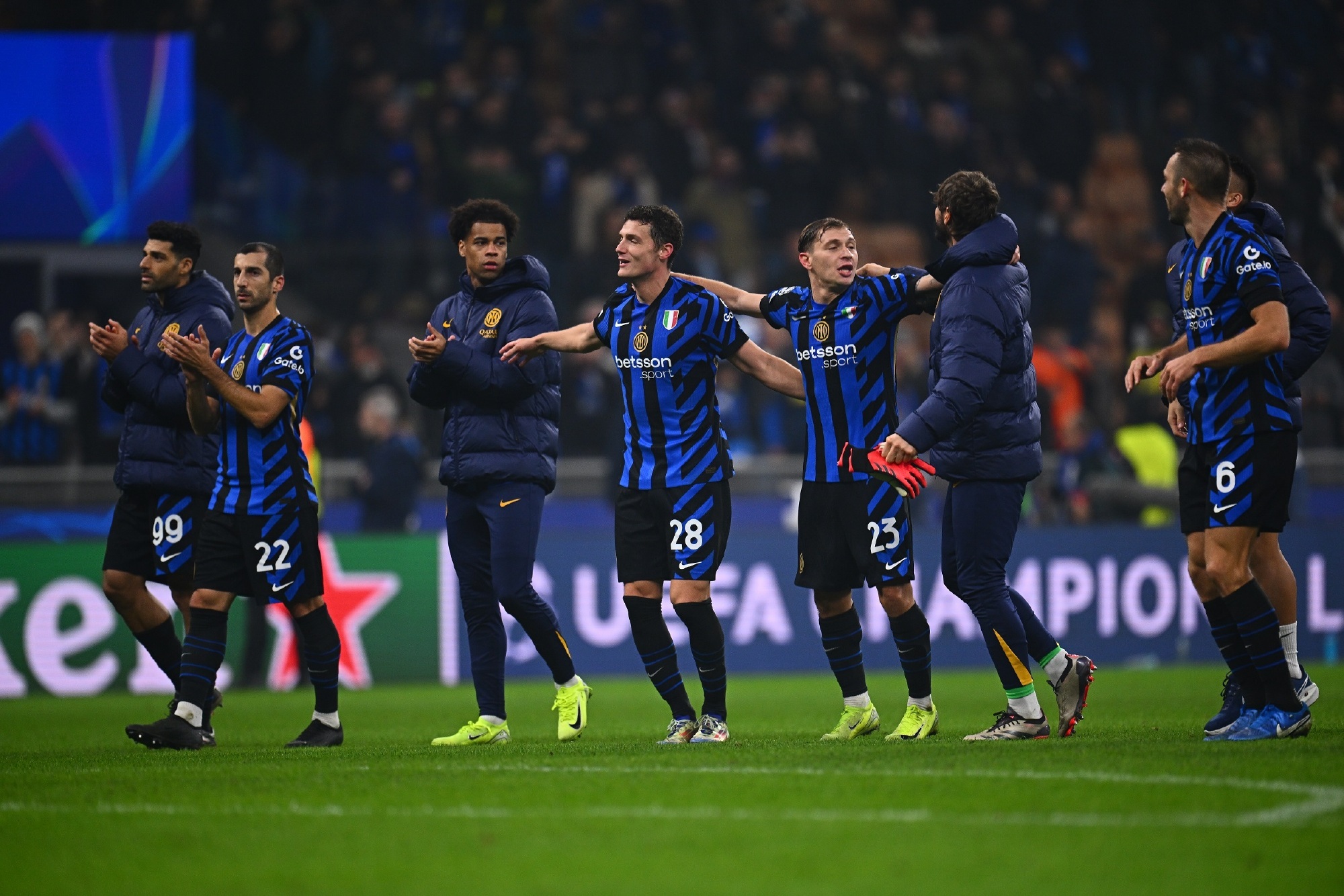 包含南特主场战平波尔多，法甲积分榜暂居中游位置的词条