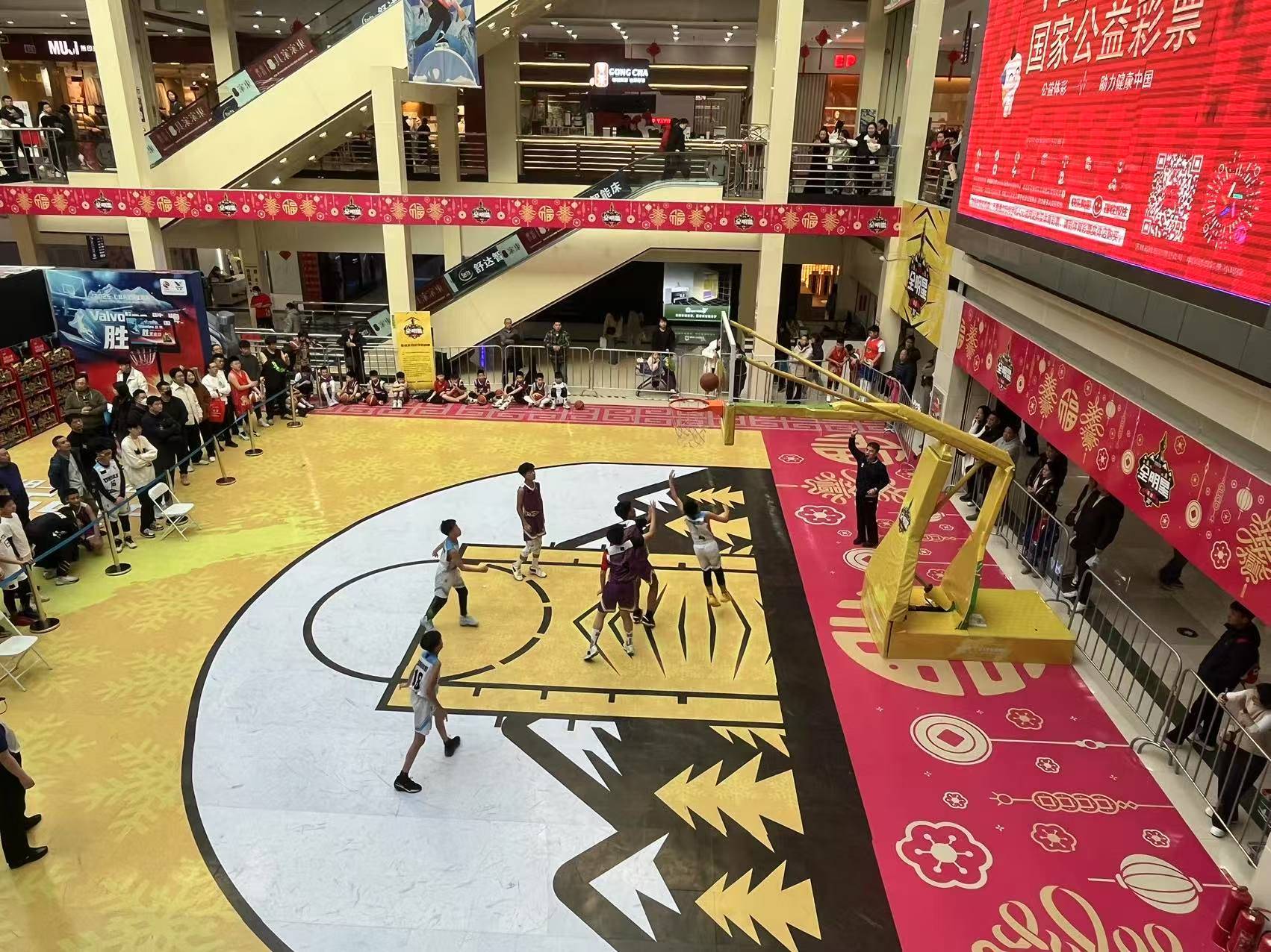 球场彰显风采,赛场精彩纷呈 球场彰显风采,赛场精彩纷呈