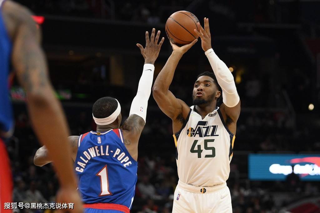 爵士大胜小牛,米切尔砍下全队最高分 爵士大胜小牛,米切尔砍下全队最高分