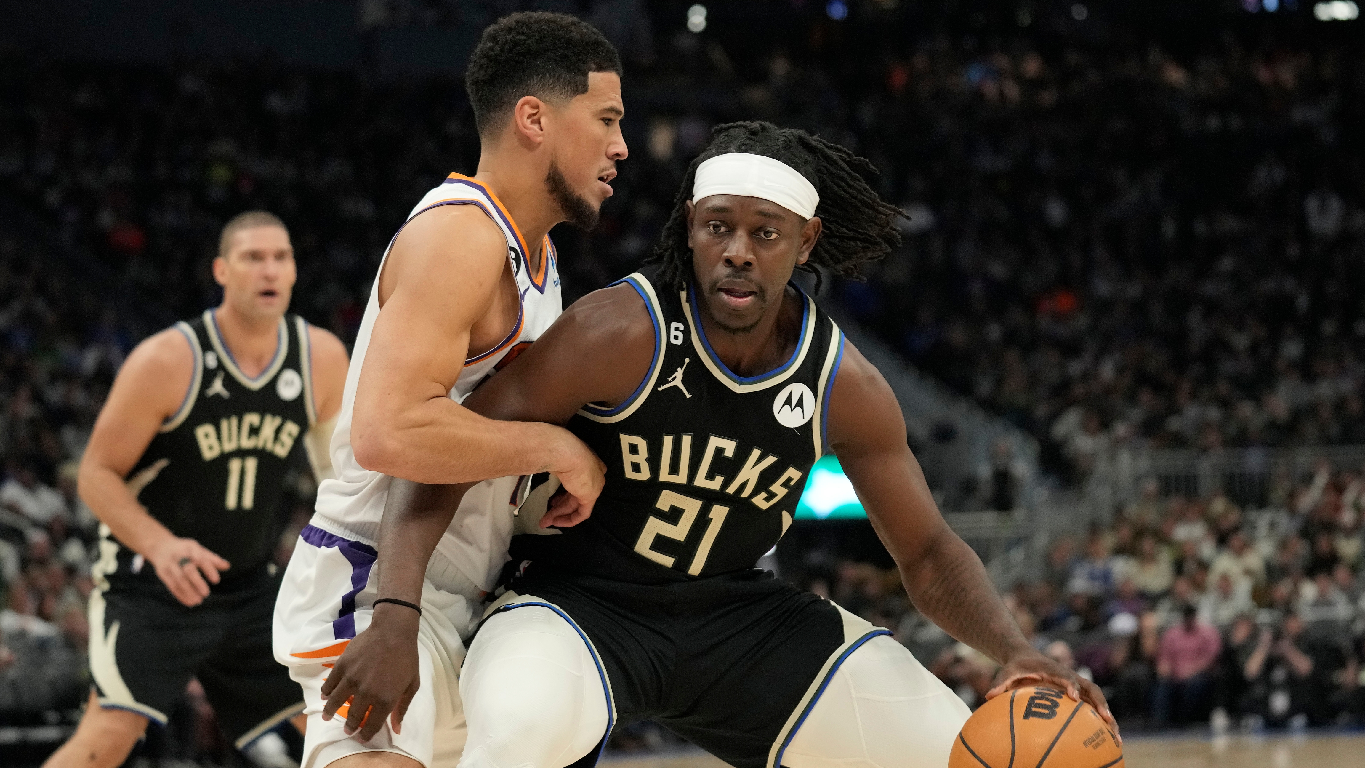 雄鹿主场负于火箭止步四连胜 雄鹿主场负于火箭止步四连胜