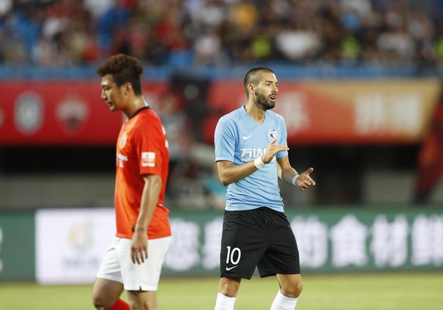 泰达登顶积分榜，卓尔降级区惨遭泰达绝杀